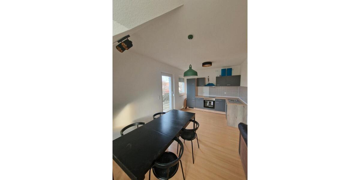 Dachgeschoßwohnung Erlangen Bruck - 3.5 Zimmer, 120 m&sup2;, 1.450&euro; | Angebot:25107077