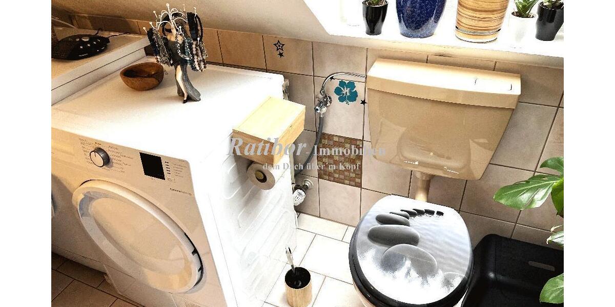 Gut vermietete 2 Zimmer-Mansardenwohnung mit Loggia und Stellplatz in ruhiger Wohnlage RH-Nord - Dachgeschoßwohnung Roth | Angebot:26998520