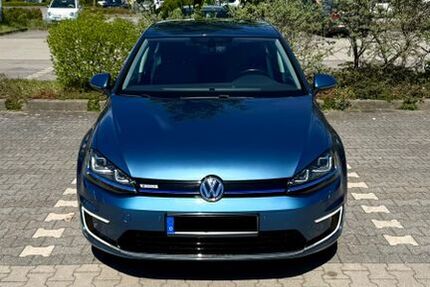 VW Golf 104.000 km 8.900 &euro; Eckental 90542