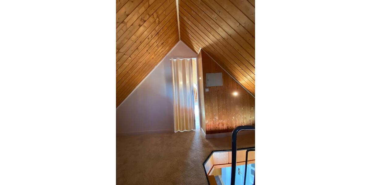 Dachgeschoßwohnung Fürth Atzenhof - 3 Zimmer, 79 m&sup2;, 1.021&euro; | Angebot:27604710