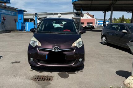 Toyota Verso-S 176.000 km 5.000 &euro; Hetzles 91077