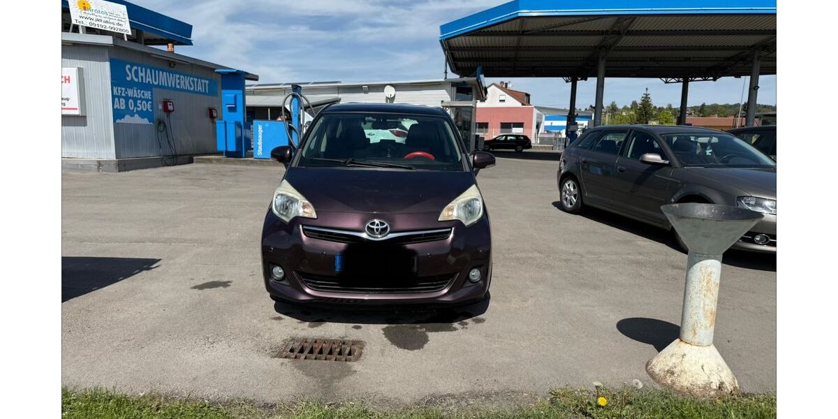 Toyota Verso-S 176.000 km 5.000 &euro; Hetzles 91077