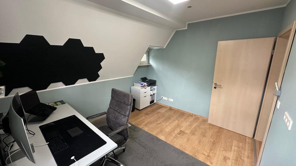 Dachgeschoßwohnung Schwabach - 3 Zimmer, 80 m&sup2;, 1.020&euro; | Angebot:25925057