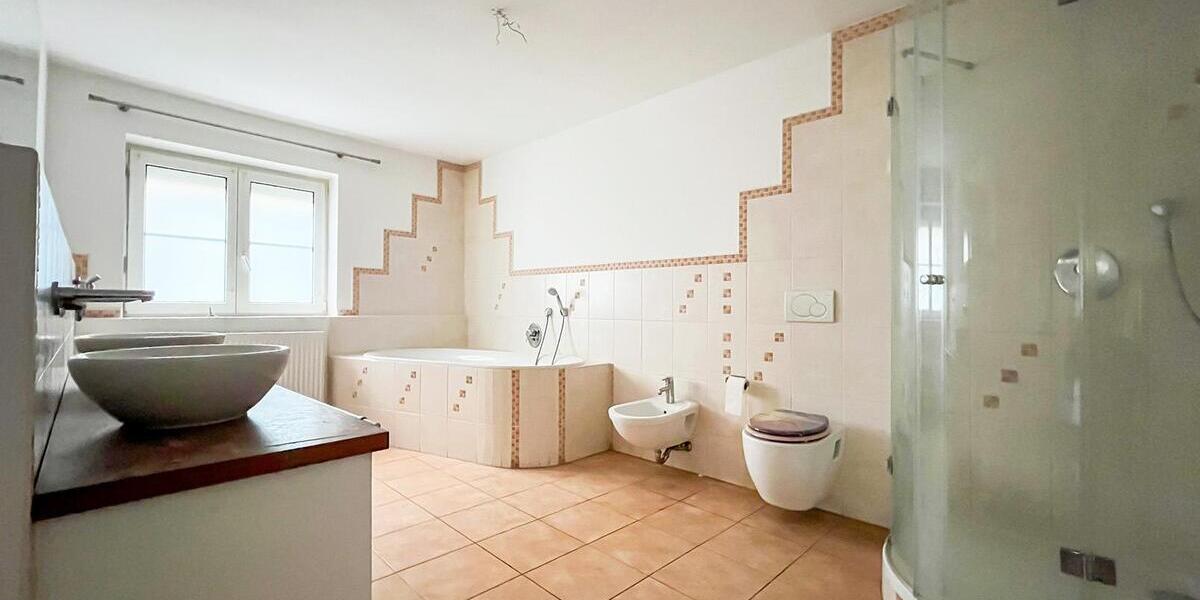 Großzügige Wohnung mit 2 Balkonen! - 3- Gräfenberg 10809474132 | Angebot:24410054