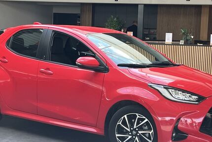 Toyota Yaris 14.000 km 16.740 &euro; Cadolzburg bei Nürnberg 90556