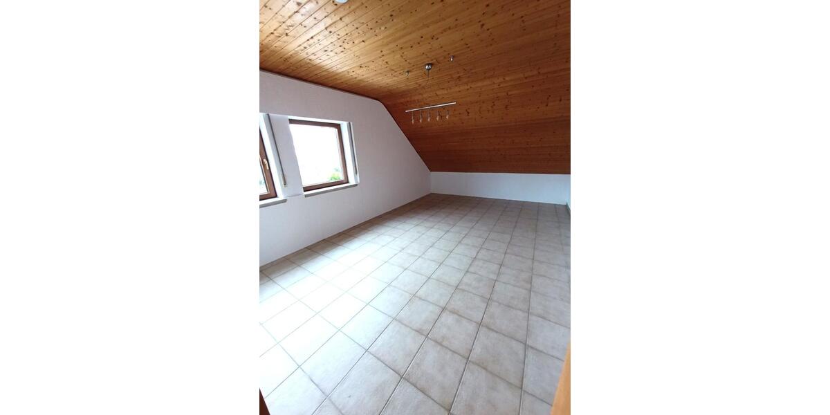 Etagenwohnung Igensdorf - 5 Zimmer, 135 m&sup2;, 1.190&euro; | Angebot:26612657