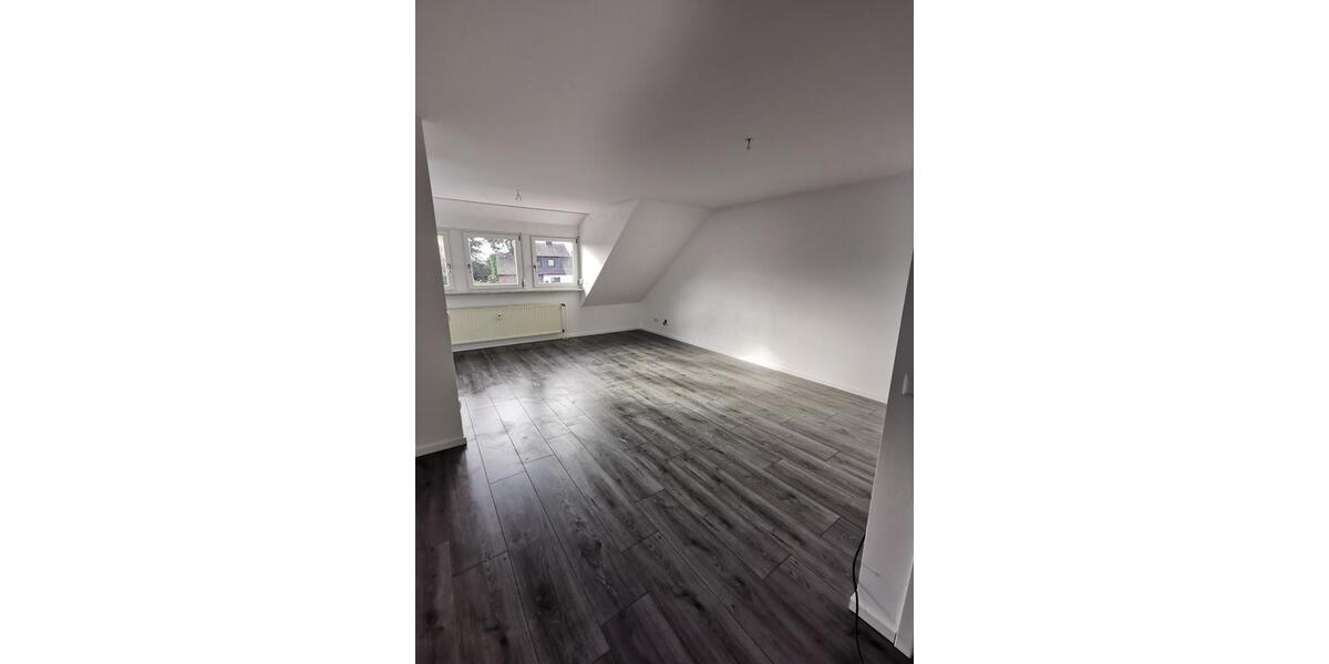 Dachgeschoßwohnung Nürnberg Eibach - 3.5 Zimmer, 79 m&sup2;, 980&euro; | Angebot:25646981