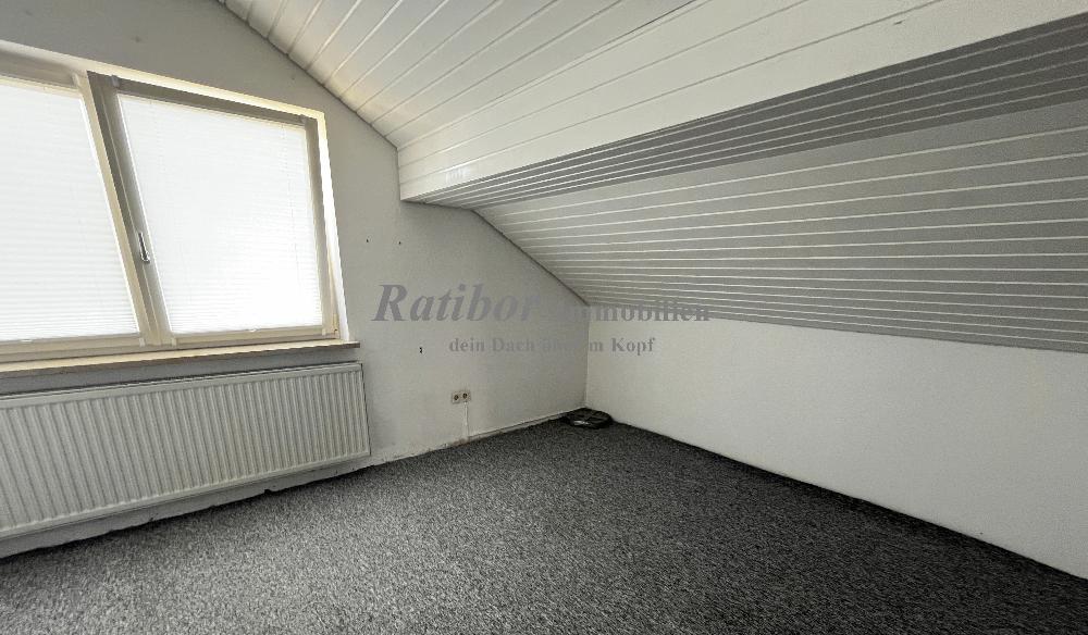 Geräumiges Einfamilienhaus mit Garage und Blick ins Grüne in Roth - Einfamilienhaus Roth | Angebot:25839080