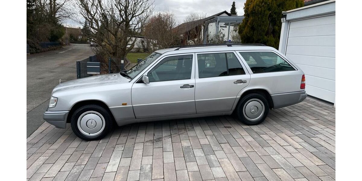 Mercedes-Benz E 200 182.000 km 9.300 &euro; Höchstadt a.d. Aisch 91315