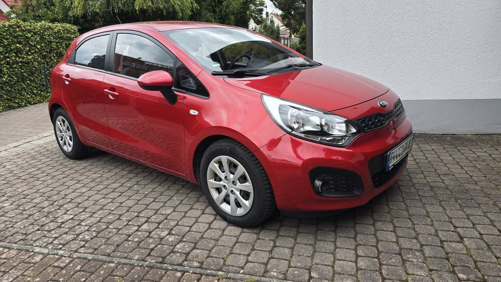 Kia Rio 86.500 km 5.750 &euro; Rednitzhembach 91126