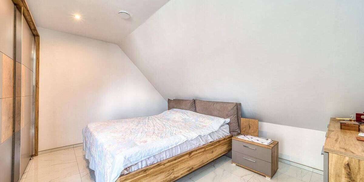 Doppelhaushälfte Hemhofen - 7 Zimmer, 180 m&sup2;, 685.000&euro; | Angebot:25685548