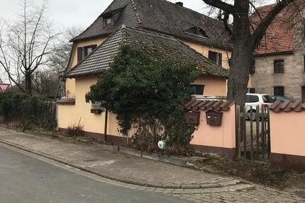 Haus Neustadt an der Aisch - 10 Zimmer, 250 m&sup2;, 275.000&euro; | Angebot:25966728