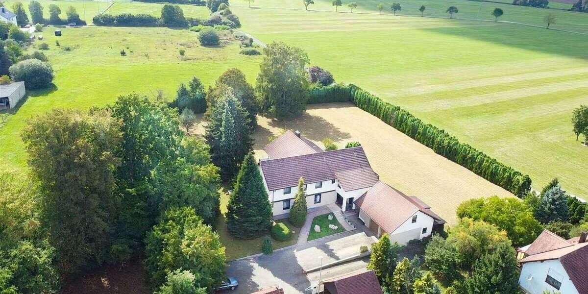 Einfamilienhaus Adelsdorf - 11 Zimmer, 353 m&sup2;, 997.000&euro; | Angebot:23105479