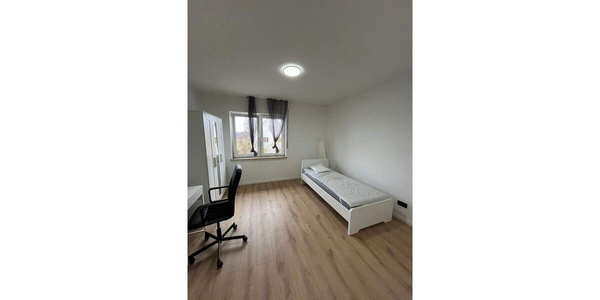 Etagenwohnung Erlangen Sieglitzhof - 4 Zimmer, 15 m&sup2;, 390&euro; | Angebot:25787246