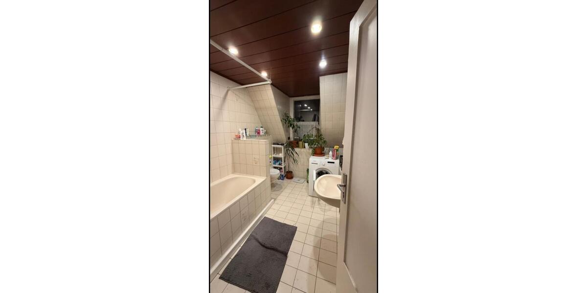 Etagenwohnung Fürth Südstadt - 4 Zimmer, 140 m&sup2;, 450&euro; | Angebot:25951787