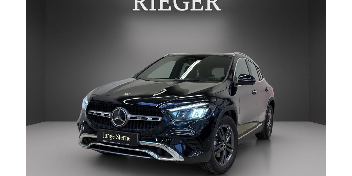 Mercedes-Benz GLA 180 21.087 km 35.489 &euro; Altdorf 90518
