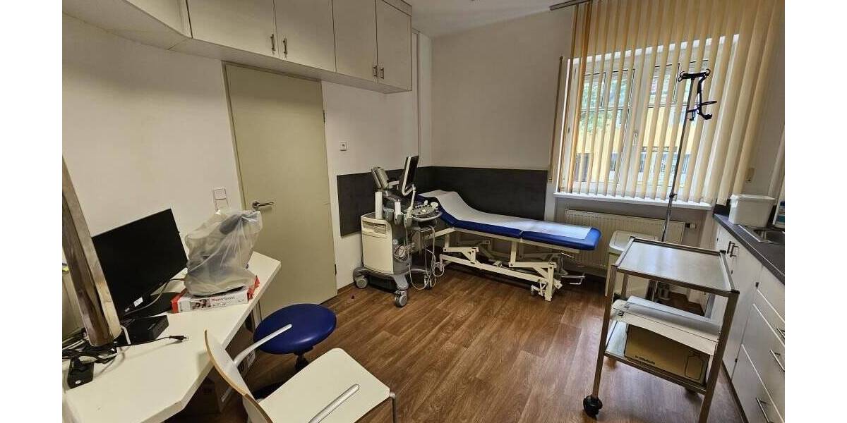 Gewerbeobjekt Erlangen Erlangen-Ost - 6 Zimmer, 249 m&sup2;, 3.750&euro; | Angebot:25734627