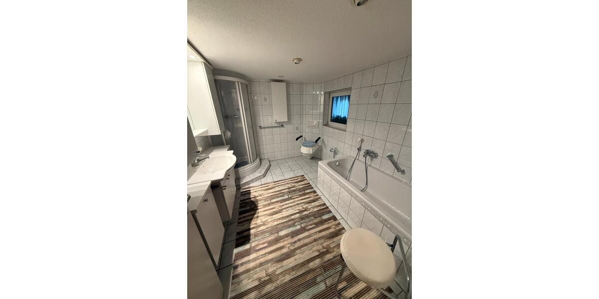 Bauernhaus, Landhaus Nürnberg Gibitzenhof - 8 Zimmer, 250 m&sup2;, 2.500&euro; | Angebot:25767124