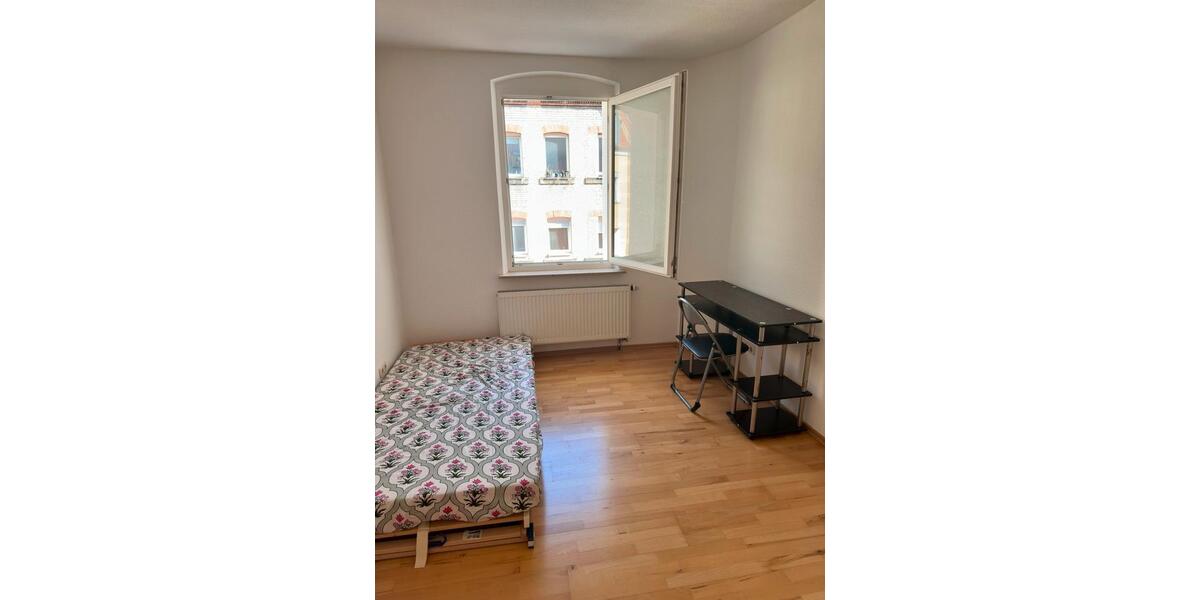 Etagenwohnung Erlangen Bruck - 1 Zimmer, 90 m&sup2;, 480&euro; | Angebot:25805734