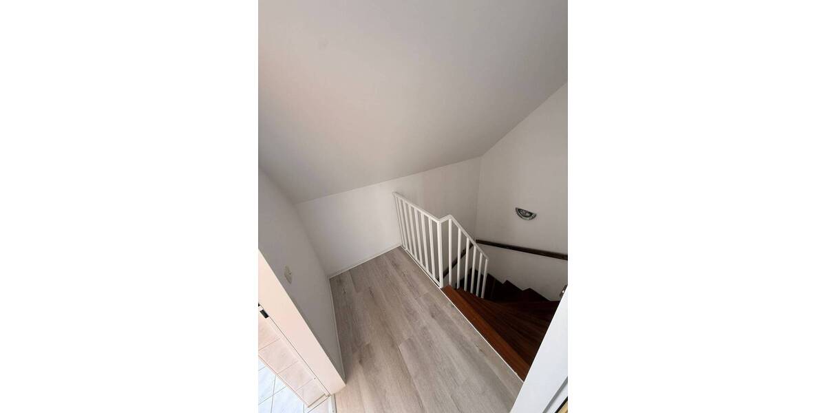 Etagenwohnung Fürth Poppenreuth - 3 Zimmer, 94 m&sup2;, 1.100&euro; | Angebot:26851114