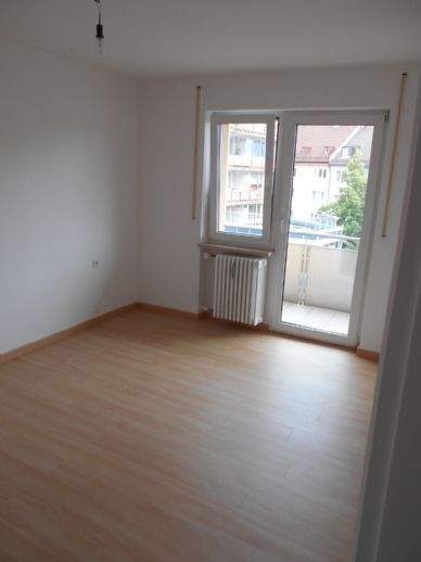 Etagenwohnung Nürnberg Rennweg - 3 Zimmer, 82 m&sup2;, 900&euro; | Angebot:25727667