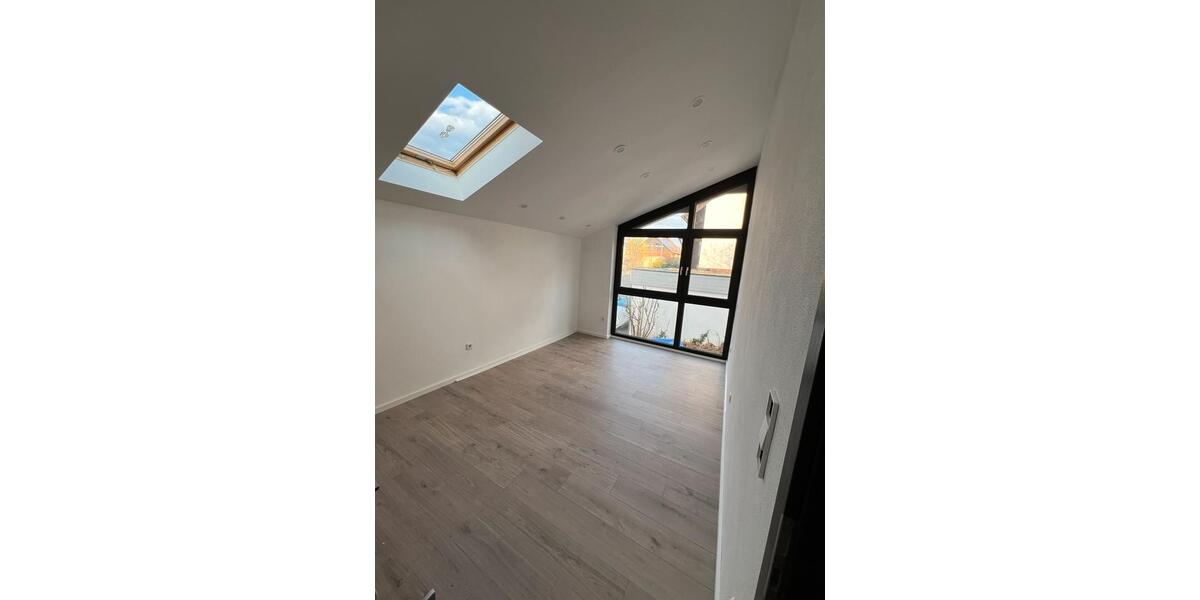 Einfamilienhaus Wiesenthau - 6 Zimmer, 180 m&sup2;, 1.600&euro; | Angebot:25859620