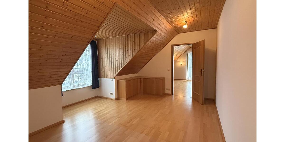 Einfamilienhaus Nürnberg Holzheim - 6 Zimmer, 200 m&sup2;, 2.200&euro; | Angebot:24791846