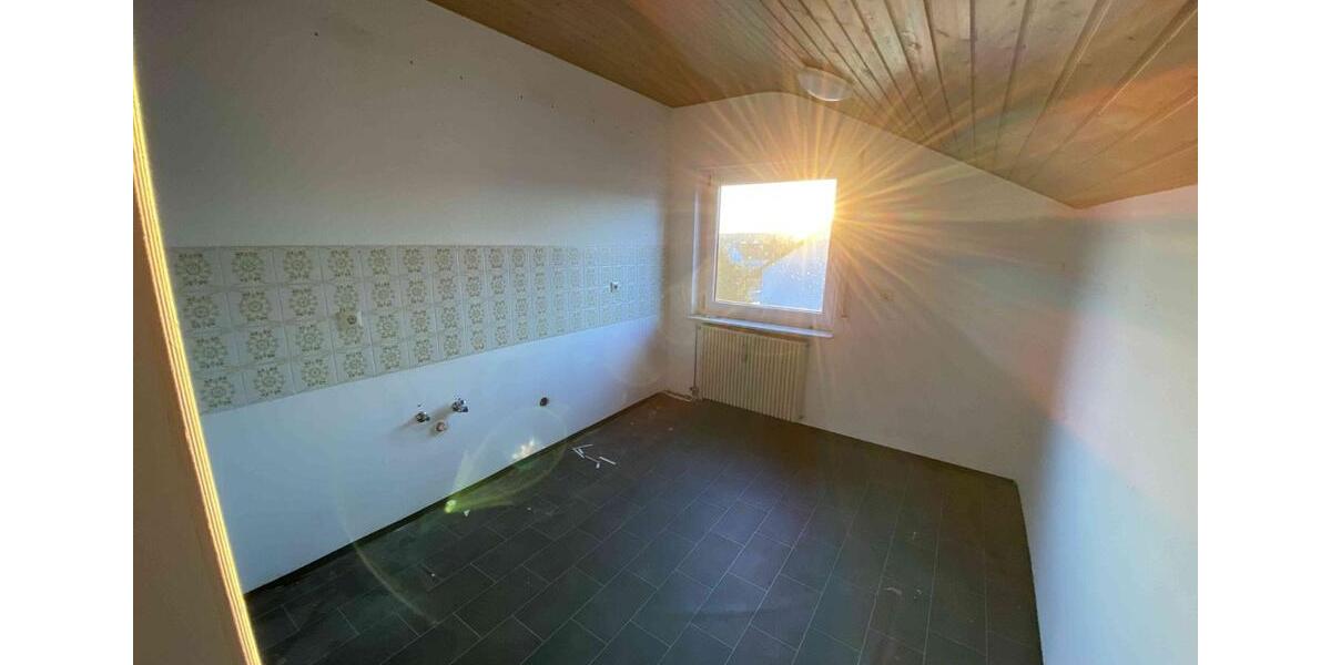 Dachgeschoßwohnung Aurachtal - 3 Zimmer, 105 m&sup2;, 900&euro; | Angebot:25403433