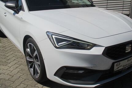 Seat Leon 51.860 km 17.970 &euro; Erlangen 91052