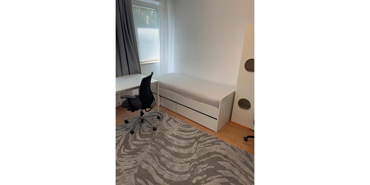 Etagenwohnung Nürnberg Gleißhammer - 4 Zimmer, 90 m&sup2;, 360&euro; | Angebot:25983263