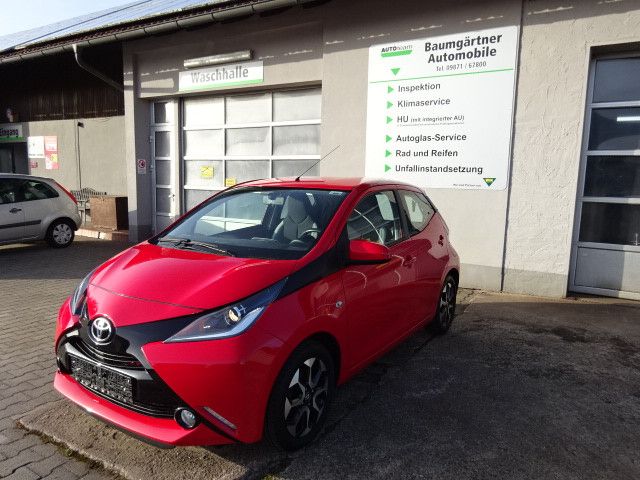 Toyota Aygo (X) 111.000 km 7.390 &euro; Windsbach 91575