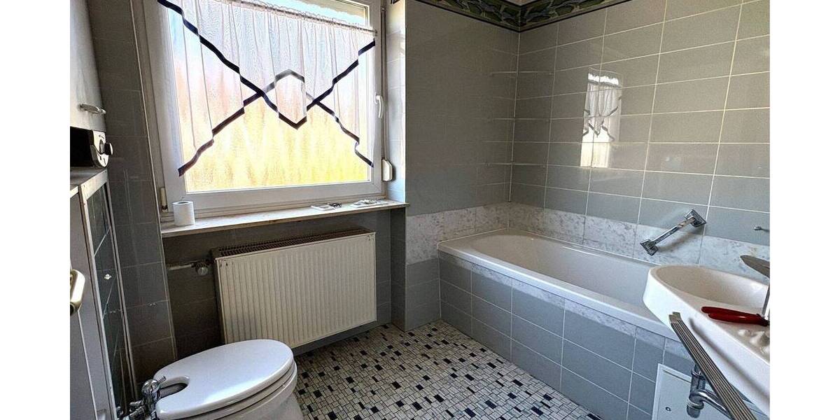Reihenmittelhaus Erlangen Eltersdorf - 4 Zimmer, 92 m&sup2;, 380.000&euro; | Angebot:26684163