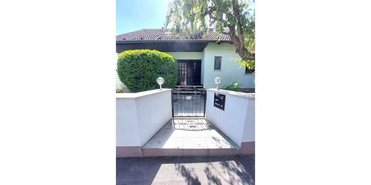 Mehrfamilienhaus, Wohnhaus Cadolzburg - 9 Zimmer, 245 m&sup2;, 655.000&euro; | Angebot:25654284