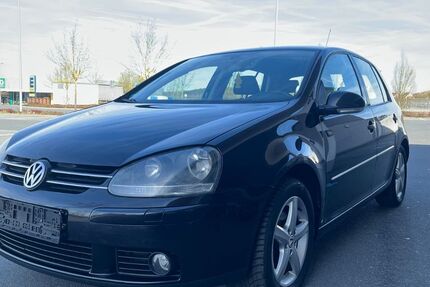 VW Golf 294.800 km 2.800 &euro; Nürnberg 90482