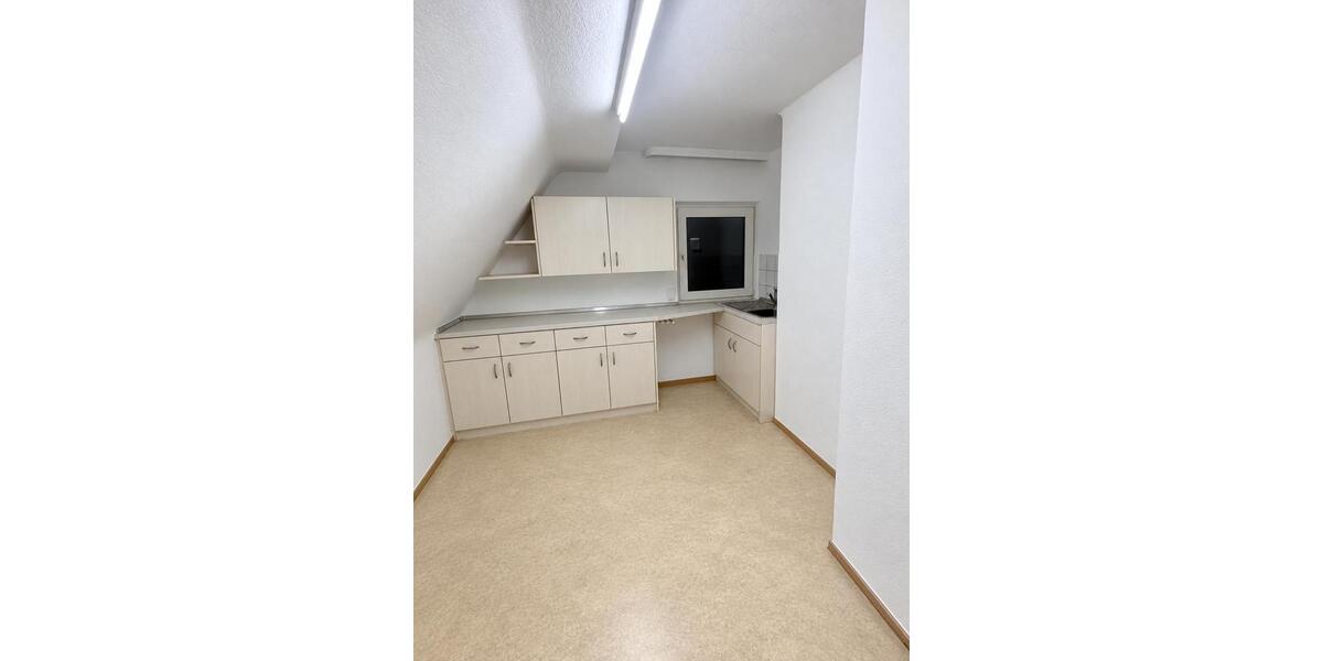 Dachgeschoßwohnung Oberasbach - 2 Zimmer, 45 m&sup2;, 670&euro; | Angebot:27616421