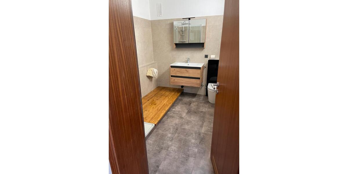 Etagenwohnung Uttenreuth - 3 Zimmer, 95 m&sup2;, 1.350&euro; | Angebot:25636489