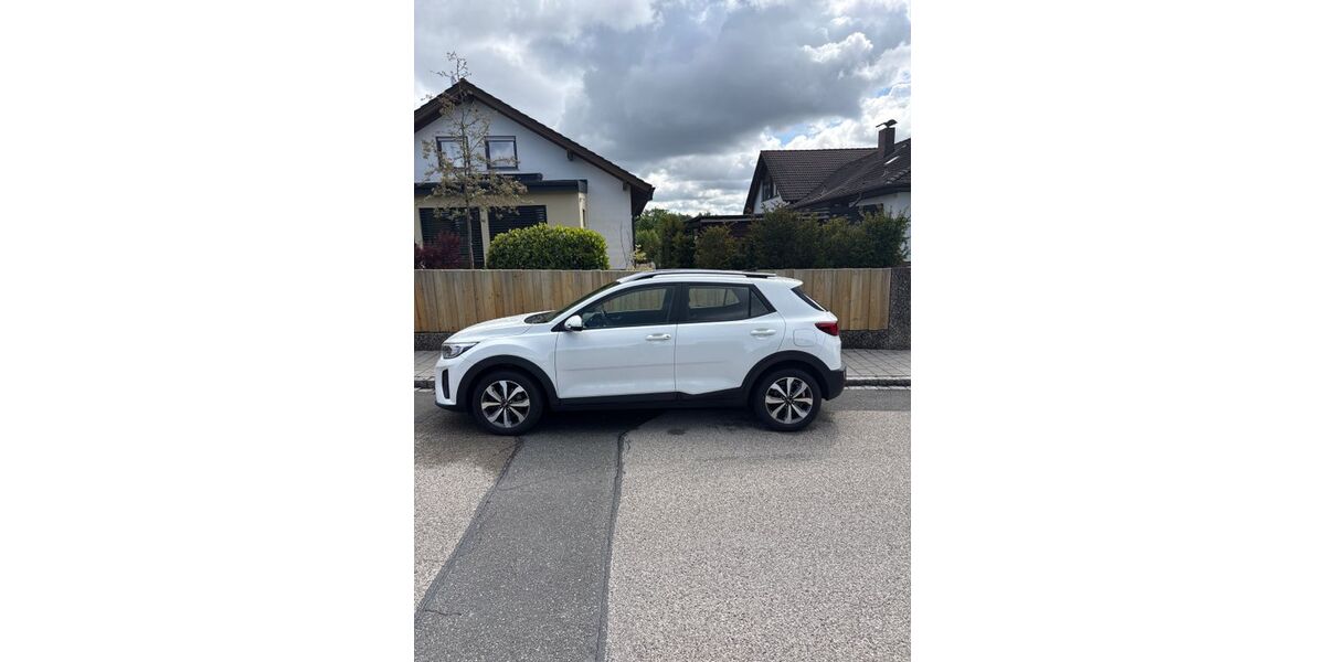 Kia Stonic 65.000 km 15.500 &euro; Obermichelbach 90587