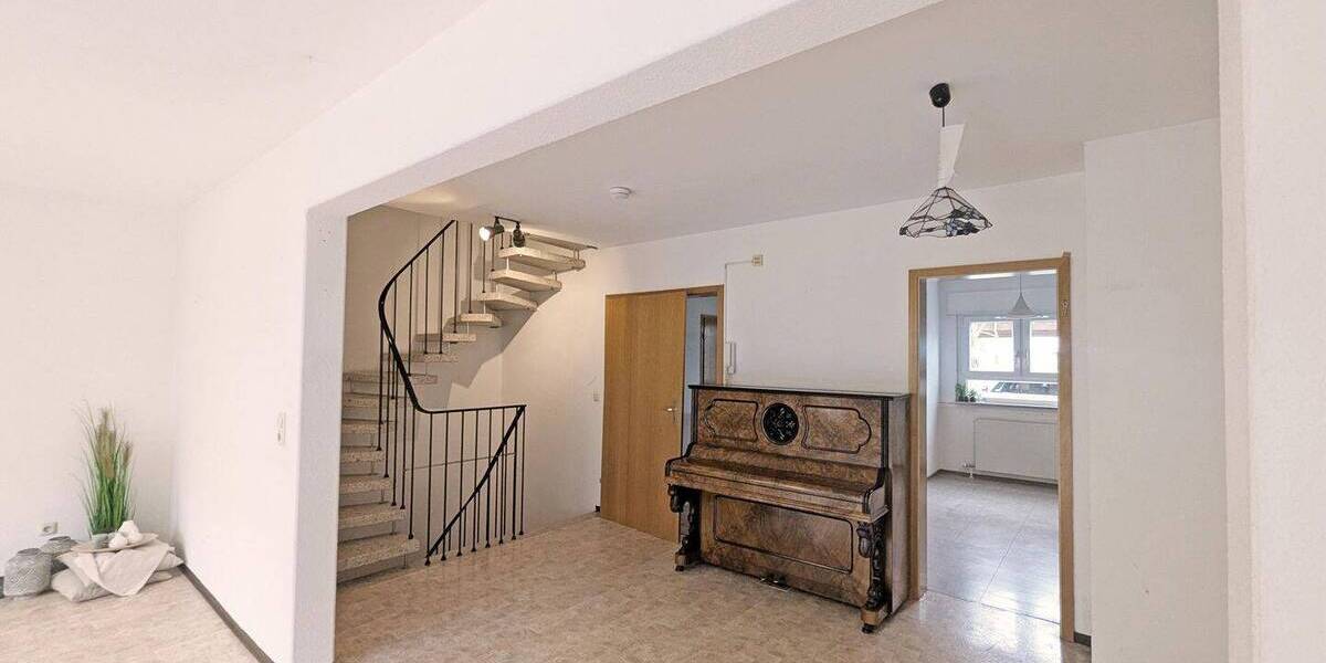 Mehrfamilienhaus, Wohnhaus Nürnberg Langwasser - 7 Zimmer, 166 m&sup2;, 549.000&euro; | Angebot:26242982
