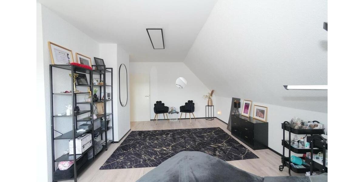 Dachgeschoßwohnung Nürnberg Gleißhammer - 2 Zimmer, 80 m&sup2;, 1.300&euro; | Angebot:26131707