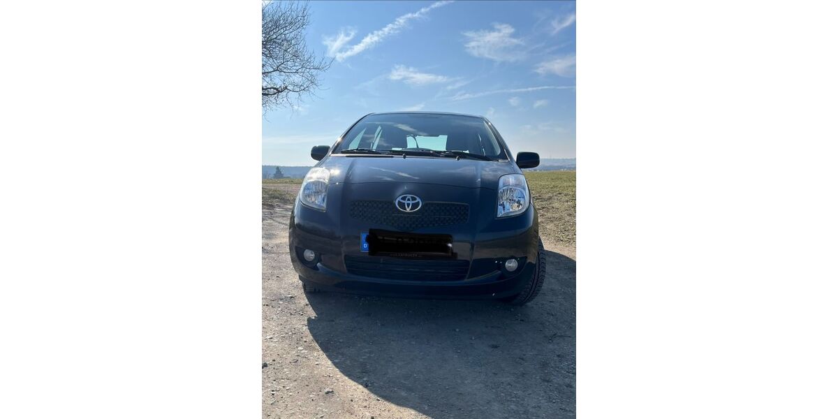 Toyota Yaris 75.000 km 4.900 &euro; Eckental 90542