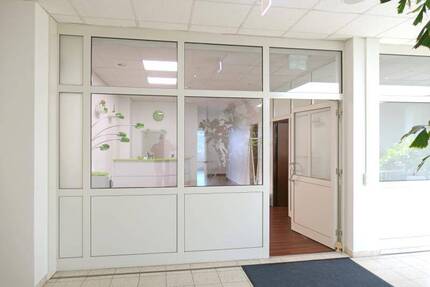 Gewerbeobjekt Nürnberg Wetzendorf - 6 Zimmer, 182 m&sup2;, 2.200&euro; | Angebot:25799116