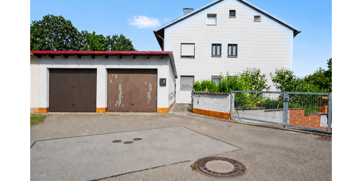 Einfamilienhaus Roth - 12 Zimmer, 358 m&sup2;, 670.000&euro; | Angebot:27013481