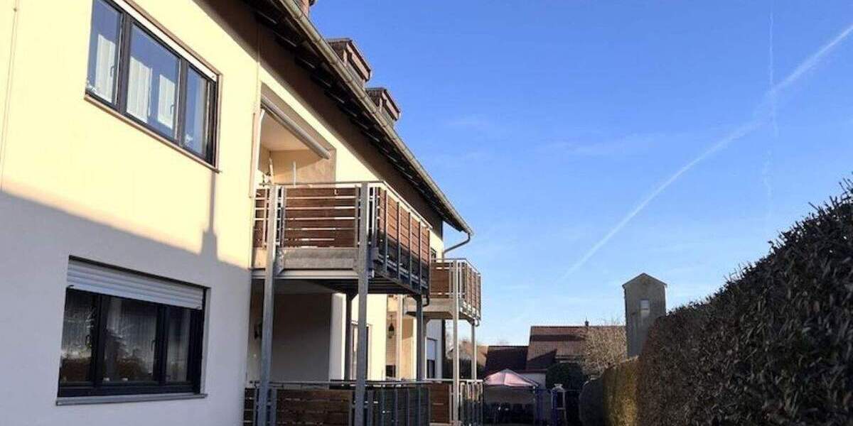 Etagenwohnung Pyrbaum - 4 Zimmer, 111 m&sup2;, 329.000&euro; | Angebot:25662843