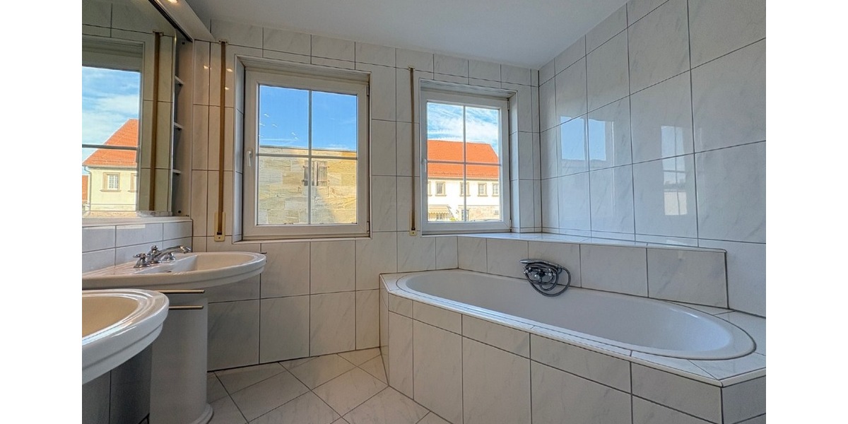 Eschenau:TOP Lage,Sofort frei! Tolle 4-Zi-Garten-Wohnung, zwei Stellplätze, Keller, Einbauküche uvm. - Terrassenwohnung Eckental Eschenau | Angebot:25364359