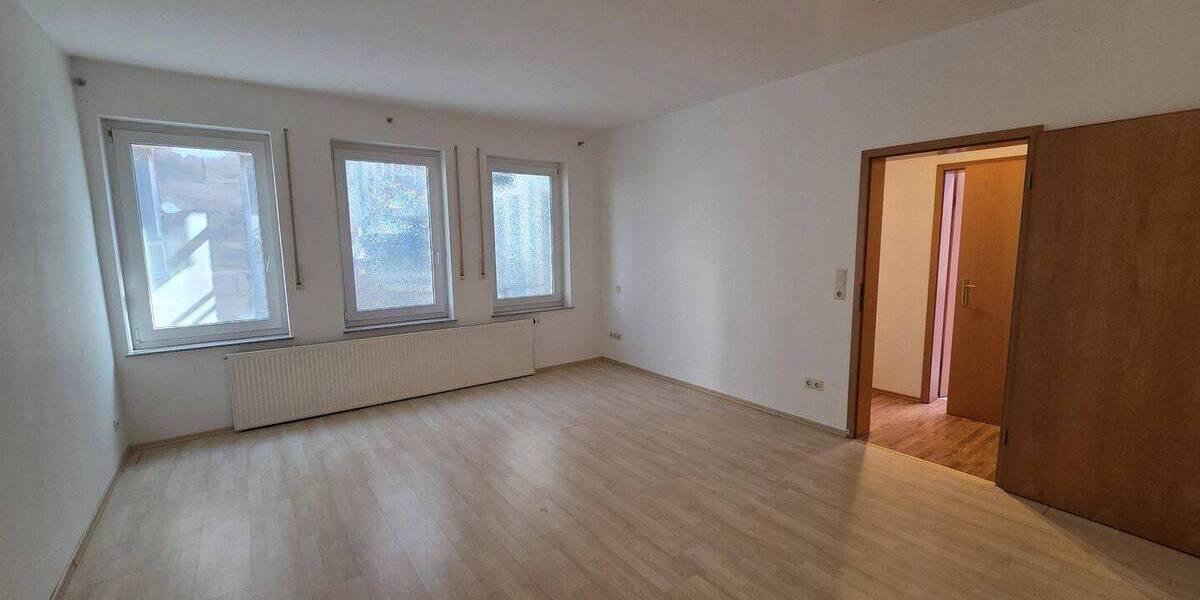 Etagenwohnung Fürth Innenstadt - 2 Zimmer, 77 m&sup2;, 785&euro; | Angebot:26015836