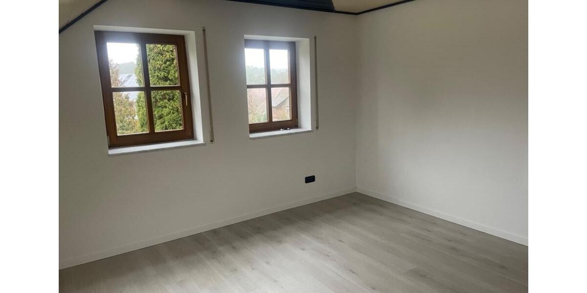 Dachgeschoßwohnung Emskirchen - 3 Zimmer, 105 m&sup2;, 750&euro; | Angebot:24271606