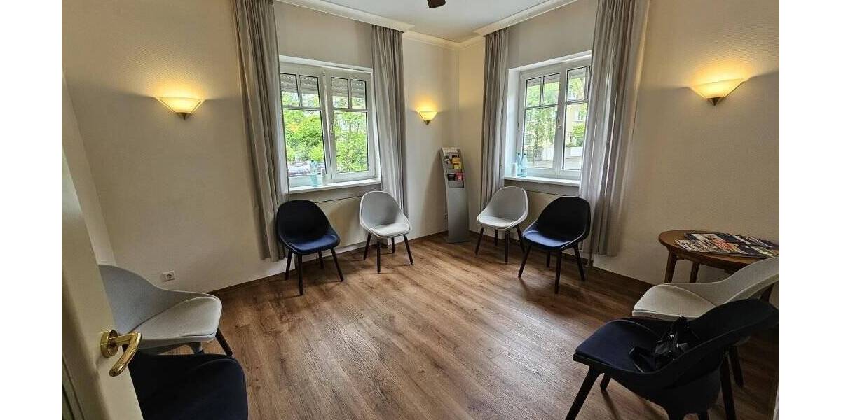 Gewerbeobjekt Erlangen Erlangen-Ost - 6 Zimmer, 249 m&sup2;, 3.750&euro; | Angebot:25734627