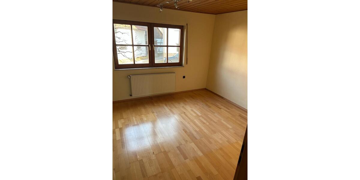 Einfamilienhaus Lauf an der Pegnitz - 7 Zimmer, 170 m&sup2;, 430.000&euro; | Angebot:25408089