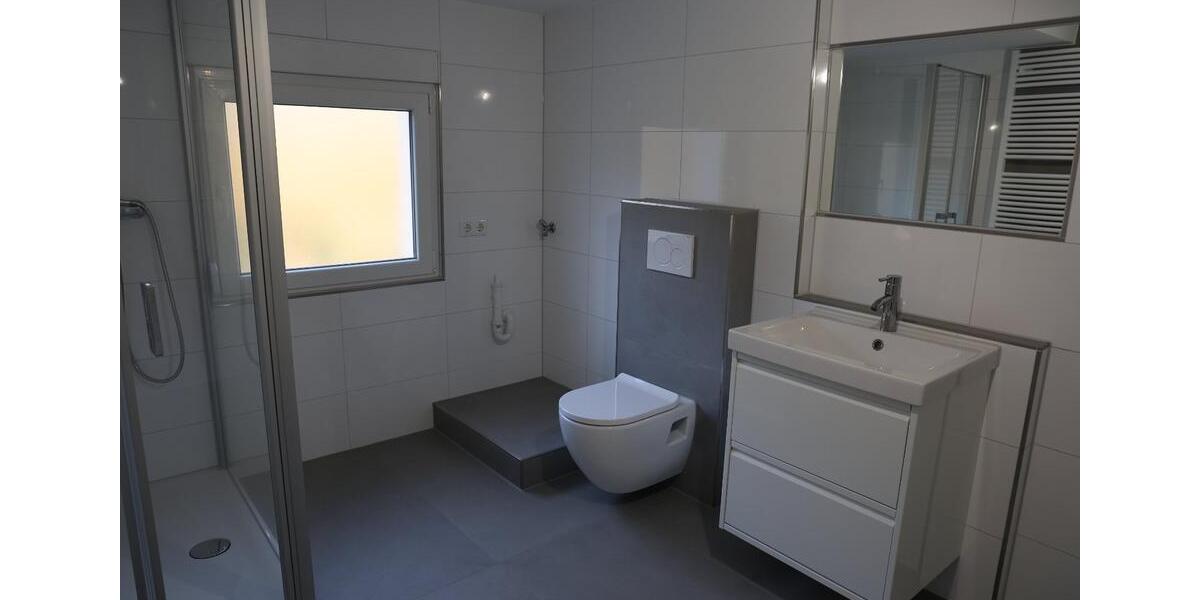 Doppelhaushälfte Nürnberg Falkenheim - 5 Zimmer, 100 m&sup2;, 1.400&euro; | Angebot:24820201