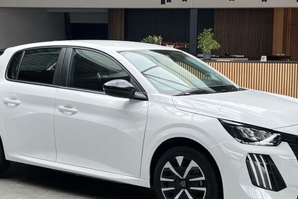 Peugeot 208 5.410 km 23.740 &euro; Cadolzburg bei Nürnberg 90556